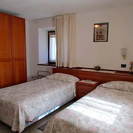 Du Chateau Hotel apartamentowy Fénis